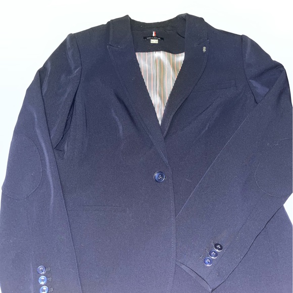 Woman’s Tommy Hilfiger pant suit - Picture 1 of 8